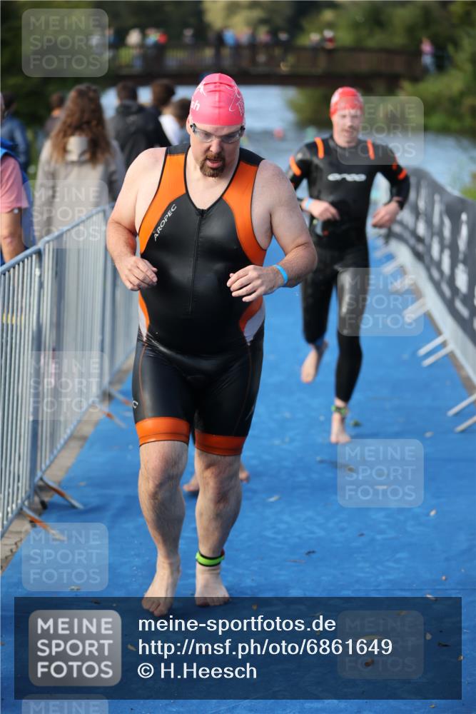 25.08.2024 - Elbe Triathlon Hamburg H.Heesch http://msf.ph/oto/6861649 25.08.2024 09:18:12 Schwimmen 361, 368, 384, 388, 421, 435 meine-sportfotos.de