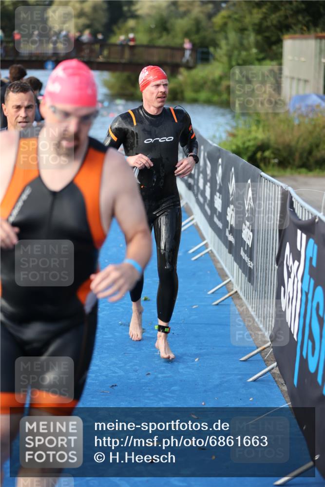 25.08.2024 - Elbe Triathlon Hamburg H.Heesch http://msf.ph/oto/6861663 25.08.2024 09:18:13 Schwimmen 333, 361, 368, 384, 388, 421, 435 meine-sportfotos.de