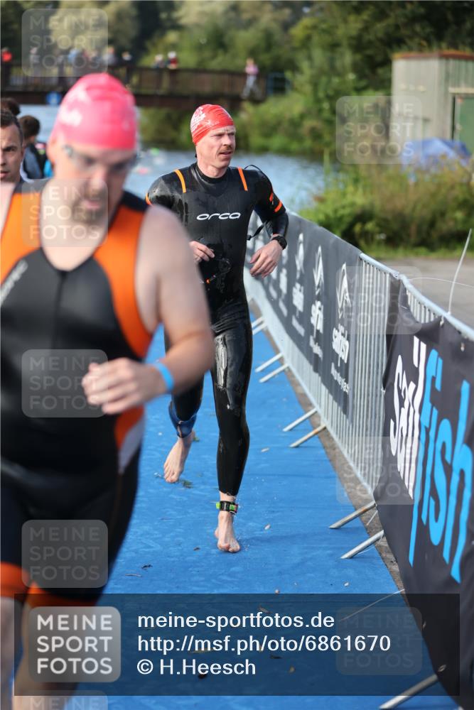 25.08.2024 - Elbe Triathlon Hamburg H.Heesch http://msf.ph/oto/6861670 25.08.2024 09:18:13 Schwimmen 333, 361, 368, 384, 388, 421, 435 meine-sportfotos.de