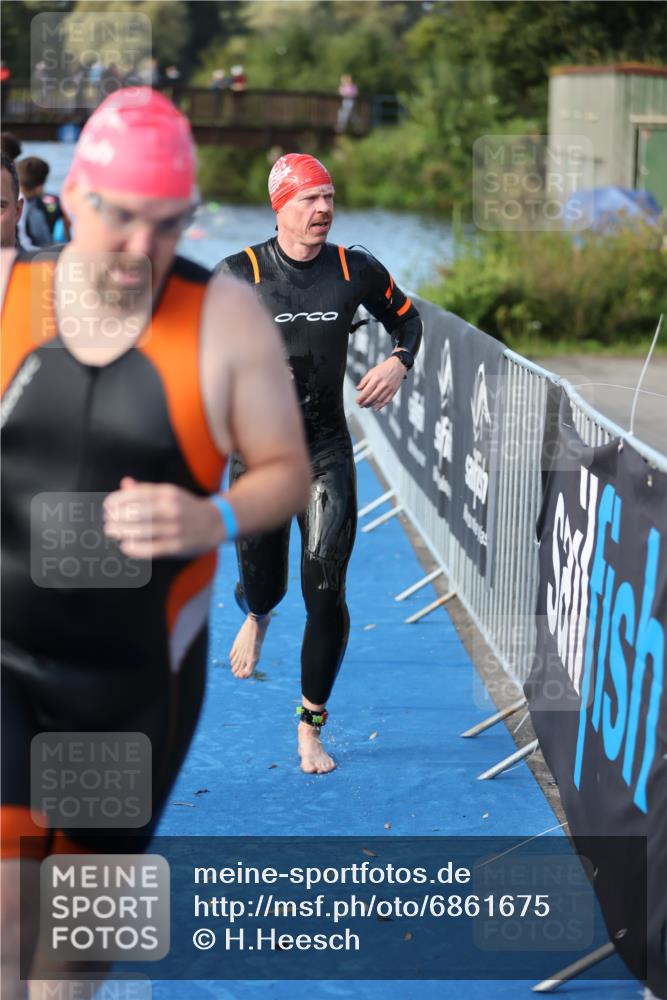 25.08.2024 - Elbe Triathlon Hamburg H.Heesch http://msf.ph/oto/6861675 25.08.2024 09:18:13 Schwimmen 333, 361, 368, 384, 388, 421, 435 meine-sportfotos.de