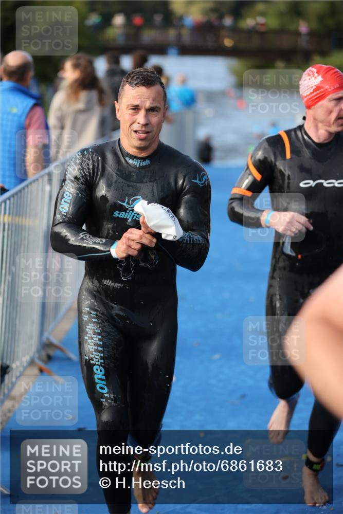 25.08.2024 - Elbe Triathlon Hamburg H.Heesch http://msf.ph/oto/6861683 25.08.2024 09:18:14 Schwimmen 333, 361, 368, 384, 388, 421, 435 meine-sportfotos.de