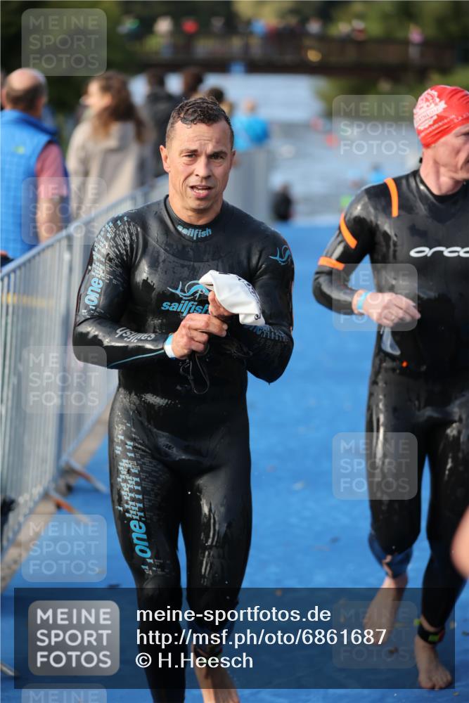 25.08.2024 - Elbe Triathlon Hamburg H.Heesch http://msf.ph/oto/6861687 25.08.2024 09:18:14 Schwimmen 333, 361, 368, 384, 388, 421, 435 meine-sportfotos.de