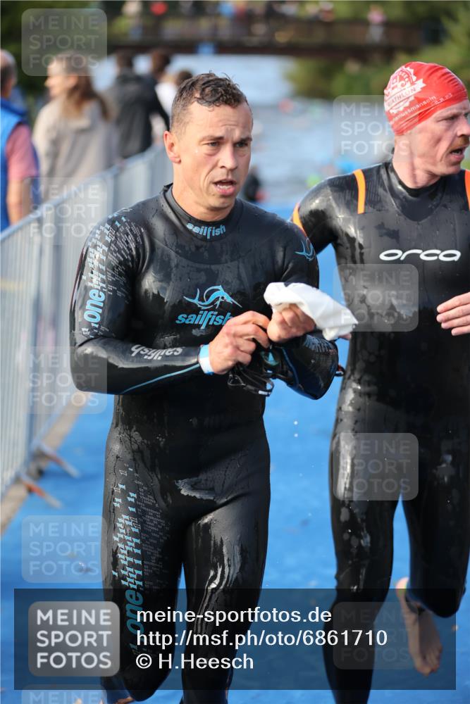 25.08.2024 - Elbe Triathlon Hamburg H.Heesch http://msf.ph/oto/6861710 25.08.2024 09:18:14 Schwimmen 333, 361, 368, 384, 388, 421, 435 meine-sportfotos.de