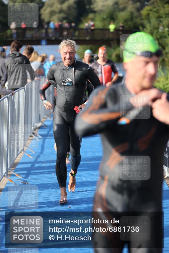 25.08.2024 - Elbe Triathlon Hamburg H.Heesch http://msf.ph/oto/6861736 25.08.2024 09:18:30 Schwimmen 333, 341, 357, 361, 368, 374, 384, 388, 406, 418, 435 meine-sportfotos.de