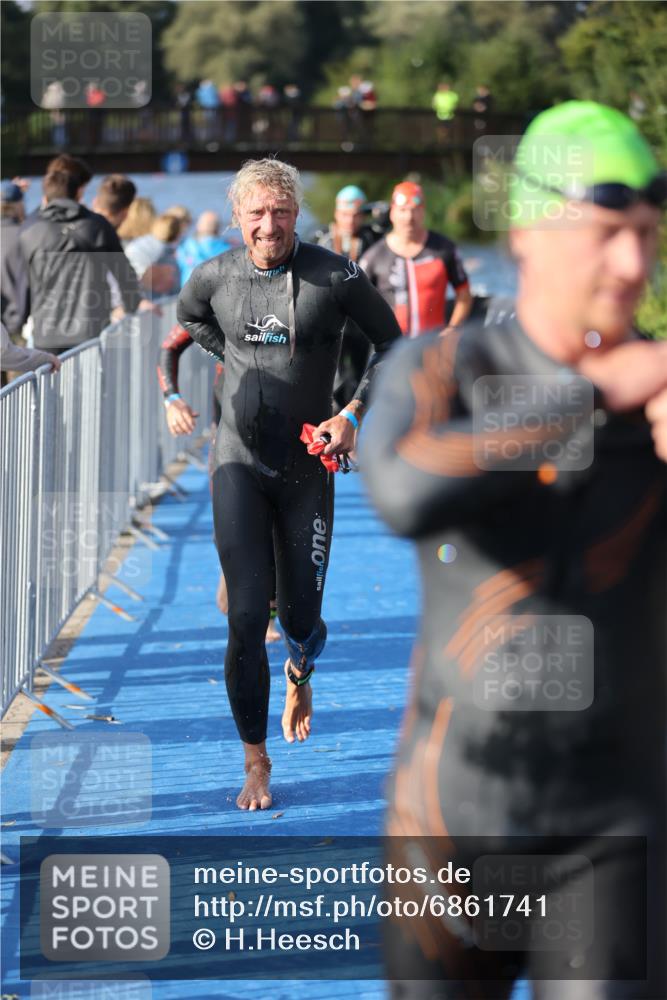 25.08.2024 - Elbe Triathlon Hamburg H.Heesch http://msf.ph/oto/6861741 25.08.2024 09:18:30 Schwimmen 333, 341, 357, 361, 368, 374, 384, 388, 406, 418, 435 meine-sportfotos.de