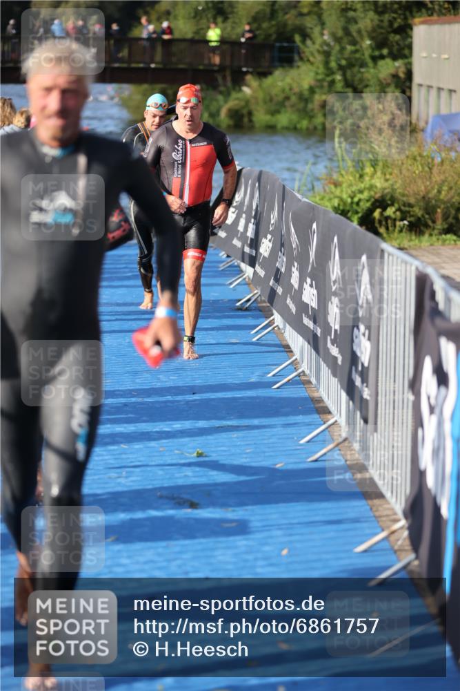 25.08.2024 - Elbe Triathlon Hamburg H.Heesch http://msf.ph/oto/6861757 25.08.2024 09:18:31 Schwimmen 333, 341, 357, 361, 368, 374, 384, 388, 406, 418 meine-sportfotos.de