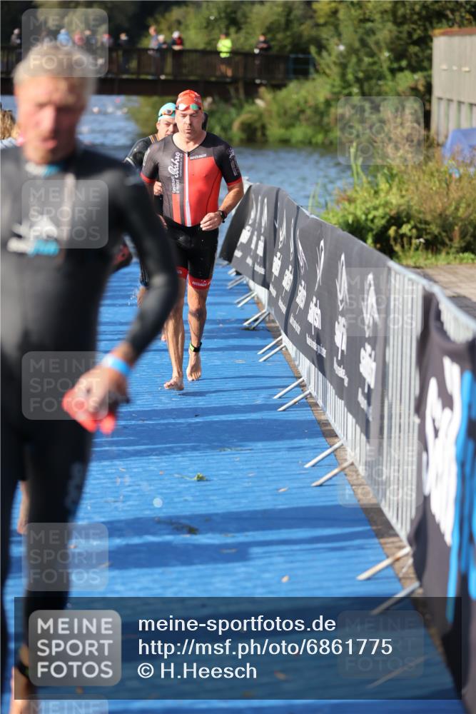 25.08.2024 - Elbe Triathlon Hamburg H.Heesch http://msf.ph/oto/6861775 25.08.2024 09:18:31 Schwimmen 333, 341, 357, 361, 368, 374, 384, 388, 406, 418 meine-sportfotos.de