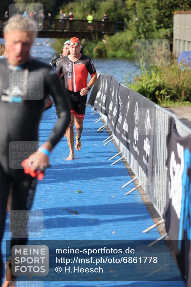 25.08.2024 - Elbe Triathlon Hamburg H.Heesch http://msf.ph/oto/6861778 25.08.2024 09:18:31 Schwimmen 333, 341, 357, 361, 368, 374, 384, 388, 406, 418 meine-sportfotos.de