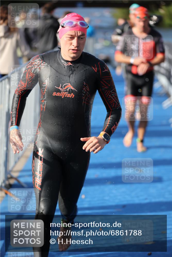 25.08.2024 - Elbe Triathlon Hamburg H.Heesch http://msf.ph/oto/6861788 25.08.2024 09:18:32 Schwimmen 333, 341, 357, 361, 368, 374, 388, 406, 418 meine-sportfotos.de