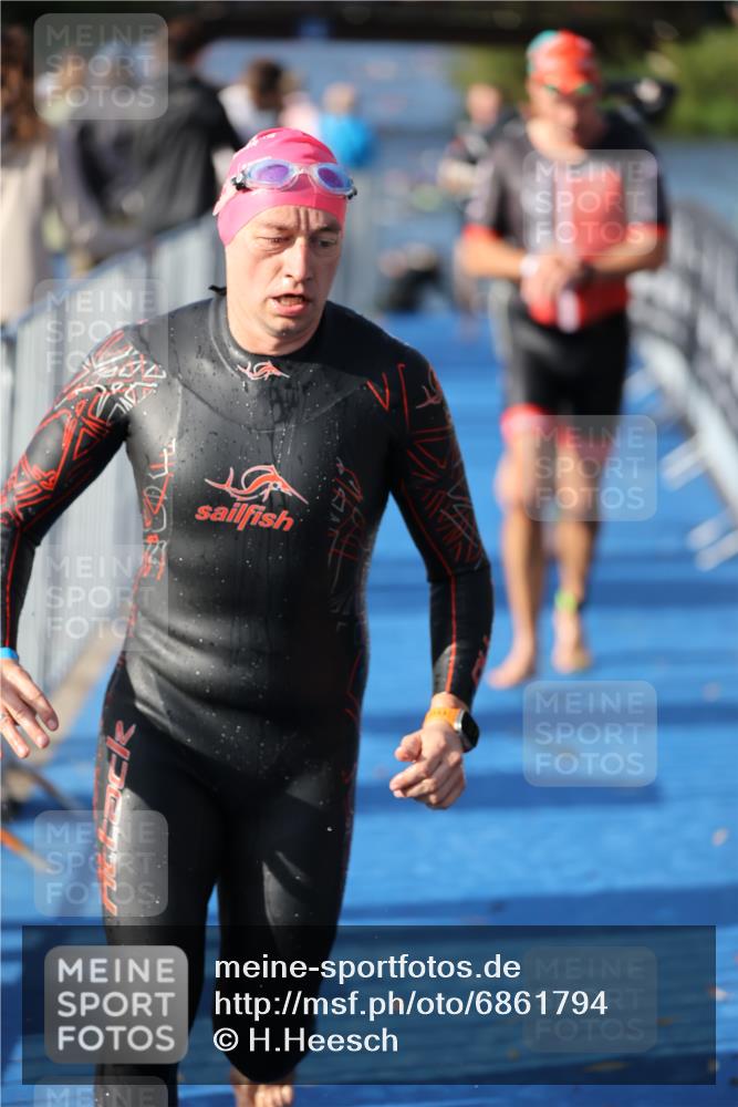 25.08.2024 - Elbe Triathlon Hamburg H.Heesch http://msf.ph/oto/6861794 25.08.2024 09:18:32 Schwimmen 333, 341, 357, 361, 368, 374, 388, 406, 418 meine-sportfotos.de