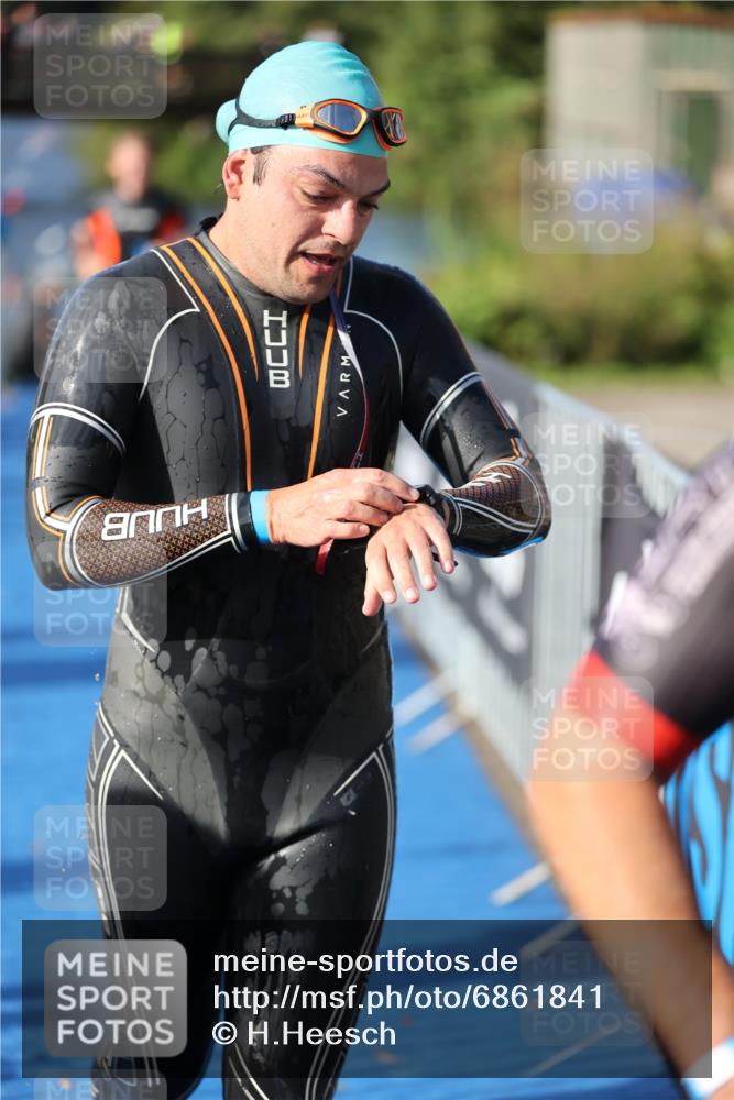 25.08.2024 - Elbe Triathlon Hamburg H.Heesch http://msf.ph/oto/6861841 25.08.2024 09:18:35 Schwimmen 333, 341, 355, 357, 368, 374, 406, 418 meine-sportfotos.de