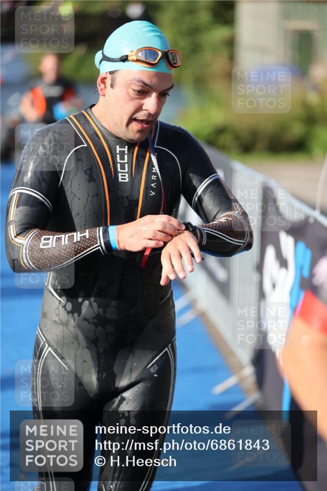 25.08.2024 - Elbe Triathlon Hamburg H.Heesch http://msf.ph/oto/6861843 25.08.2024 09:18:35 Schwimmen 333, 341, 355, 357, 368, 374, 406, 418 meine-sportfotos.de