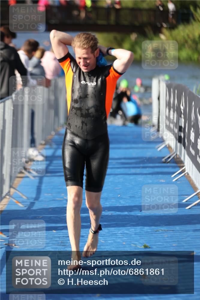 25.08.2024 - Elbe Triathlon Hamburg H.Heesch http://msf.ph/oto/6861861 25.08.2024 09:18:38 Schwimmen 221, 333, 341, 355, 357, 368, 374, 406, 418 meine-sportfotos.de