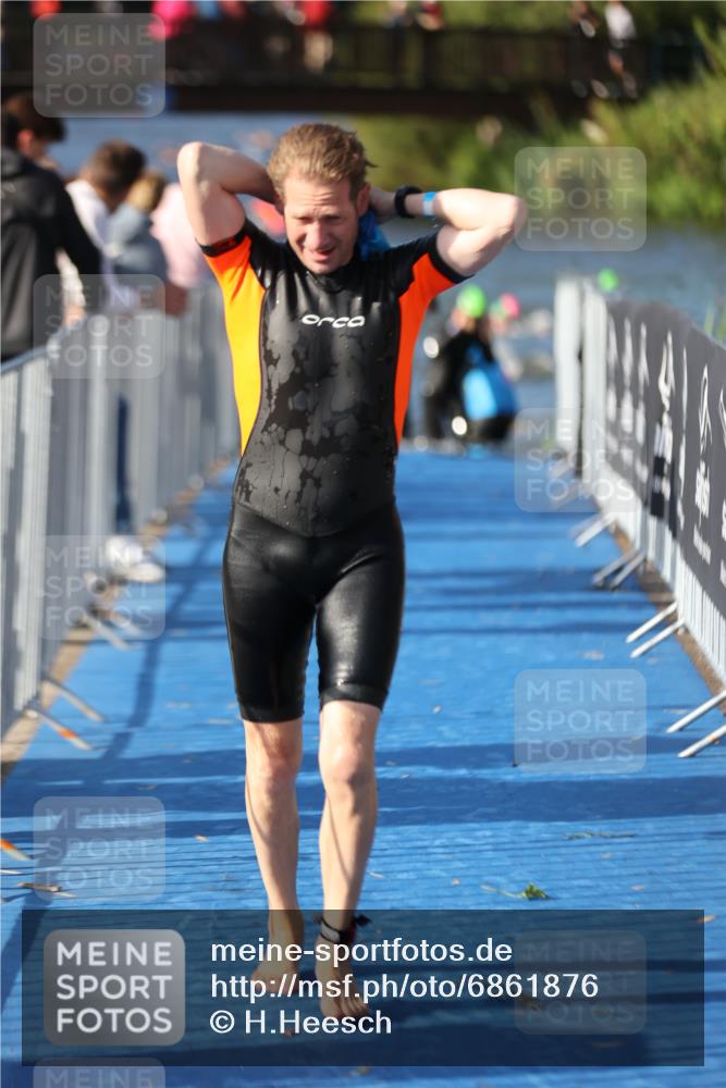 25.08.2024 - Elbe Triathlon Hamburg H.Heesch http://msf.ph/oto/6861876 25.08.2024 09:18:38 Schwimmen 221, 333, 341, 355, 357, 368, 374, 406, 418 meine-sportfotos.de
