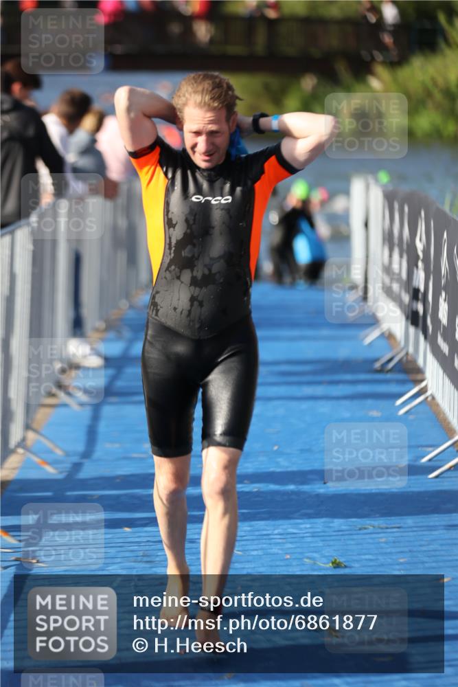 25.08.2024 - Elbe Triathlon Hamburg H.Heesch http://msf.ph/oto/6861877 25.08.2024 09:18:38 Schwimmen 221, 333, 341, 355, 357, 368, 374, 406, 418 meine-sportfotos.de
