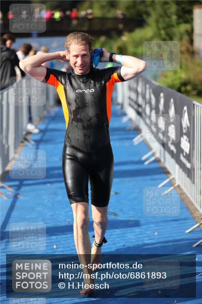 25.08.2024 - Elbe Triathlon Hamburg H.Heesch http://msf.ph/oto/6861893 25.08.2024 09:18:39 Schwimmen 221, 333, 341, 355, 357, 374, 406, 418 meine-sportfotos.de