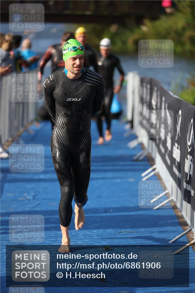 25.08.2024 - Elbe Triathlon Hamburg H.Heesch http://msf.ph/oto/6861906 25.08.2024 09:18:49 Schwimmen 221, 341, 355, 357, 374, 406, 418, 528 meine-sportfotos.de