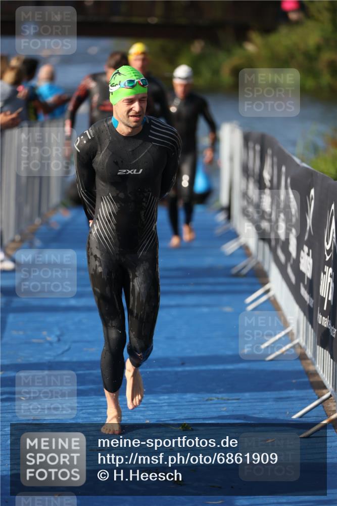 25.08.2024 - Elbe Triathlon Hamburg H.Heesch http://msf.ph/oto/6861909 25.08.2024 09:18:49 Schwimmen 221, 341, 355, 357, 374, 406, 418, 528 meine-sportfotos.de