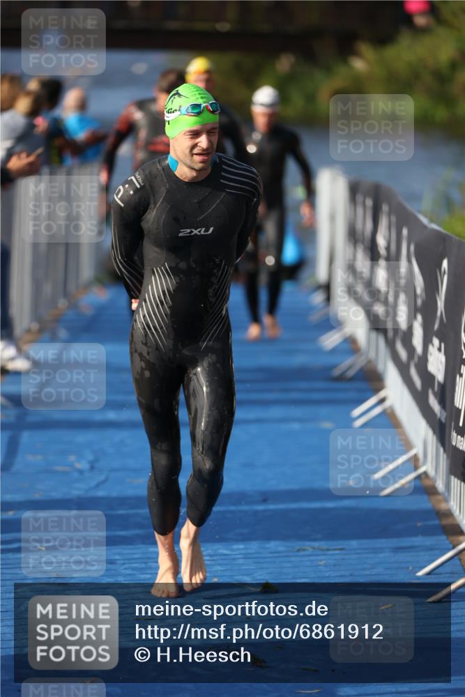 25.08.2024 - Elbe Triathlon Hamburg H.Heesch http://msf.ph/oto/6861912 25.08.2024 09:18:49 Schwimmen 221, 341, 355, 357, 374, 406, 418, 528 meine-sportfotos.de