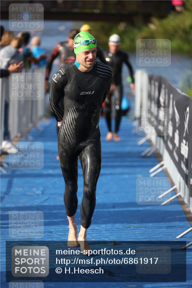 25.08.2024 - Elbe Triathlon Hamburg H.Heesch http://msf.ph/oto/6861917 25.08.2024 09:18:49 Schwimmen 221, 341, 355, 357, 374, 406, 418, 528 meine-sportfotos.de