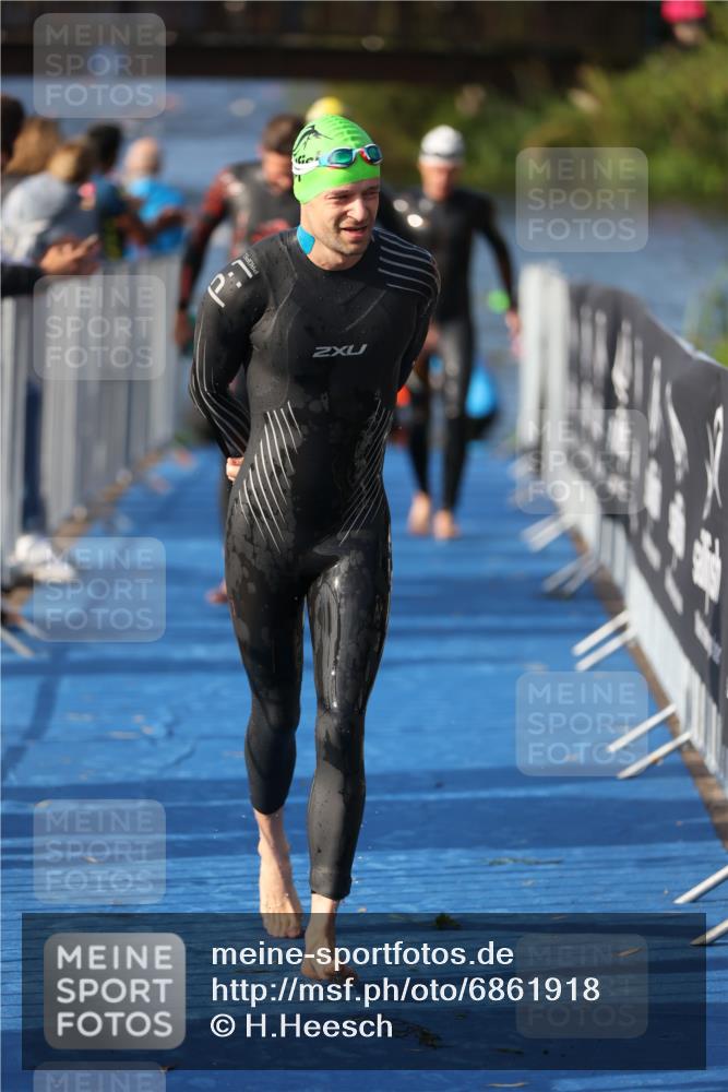 25.08.2024 - Elbe Triathlon Hamburg H.Heesch http://msf.ph/oto/6861918 25.08.2024 09:18:49 Schwimmen 221, 341, 355, 357, 374, 406, 418, 528 meine-sportfotos.de