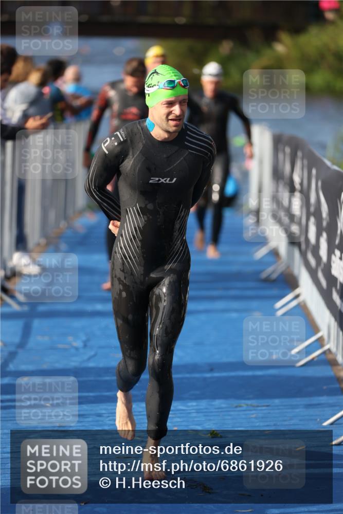 25.08.2024 - Elbe Triathlon Hamburg H.Heesch http://msf.ph/oto/6861926 25.08.2024 09:18:49 Schwimmen 221, 341, 355, 357, 374, 406, 418, 528 meine-sportfotos.de