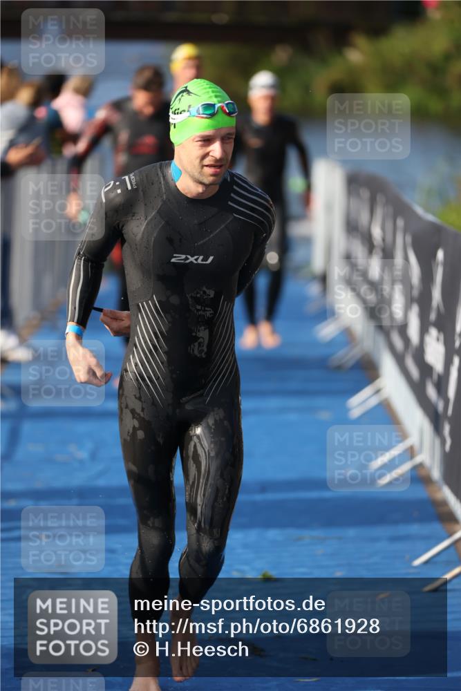 25.08.2024 - Elbe Triathlon Hamburg H.Heesch http://msf.ph/oto/6861928 25.08.2024 09:18:49 Schwimmen 221, 341, 355, 357, 374, 406, 418, 528 meine-sportfotos.de
