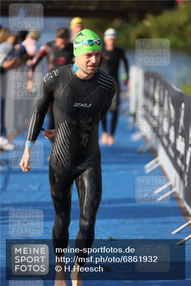 25.08.2024 - Elbe Triathlon Hamburg H.Heesch http://msf.ph/oto/6861932 25.08.2024 09:18:49 Schwimmen 221, 341, 355, 357, 374, 406, 418, 528 meine-sportfotos.de