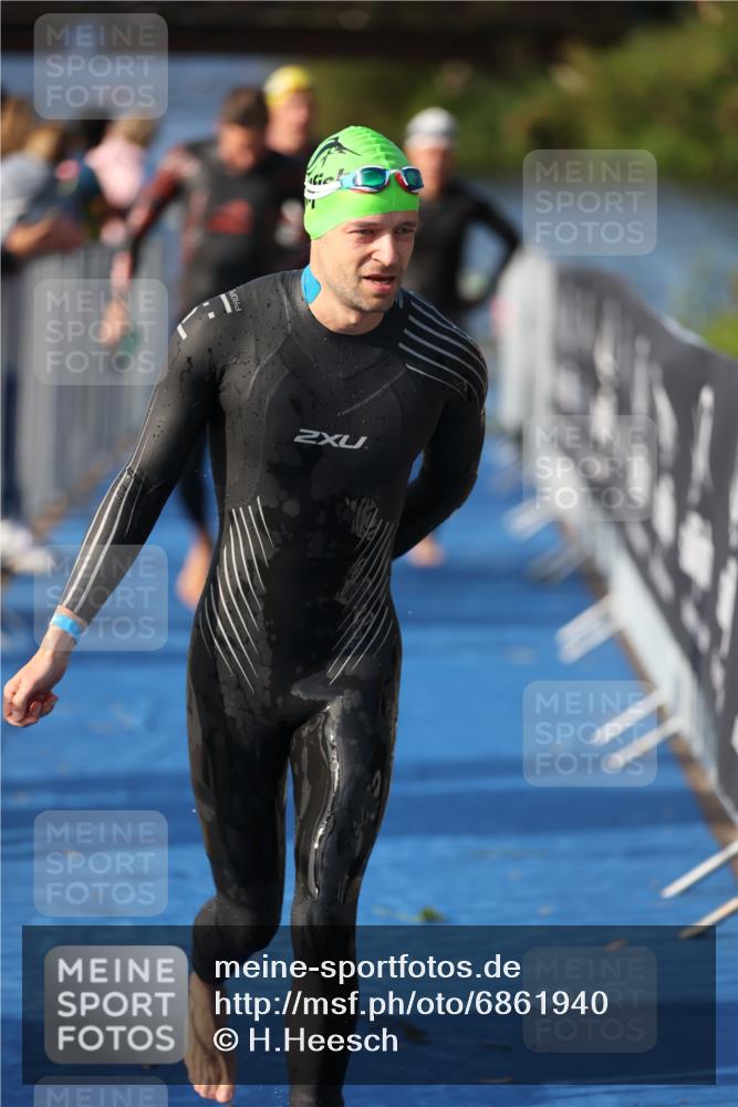 25.08.2024 - Elbe Triathlon Hamburg H.Heesch http://msf.ph/oto/6861940 25.08.2024 09:18:49 Schwimmen 221, 341, 355, 357, 374, 406, 418, 528 meine-sportfotos.de