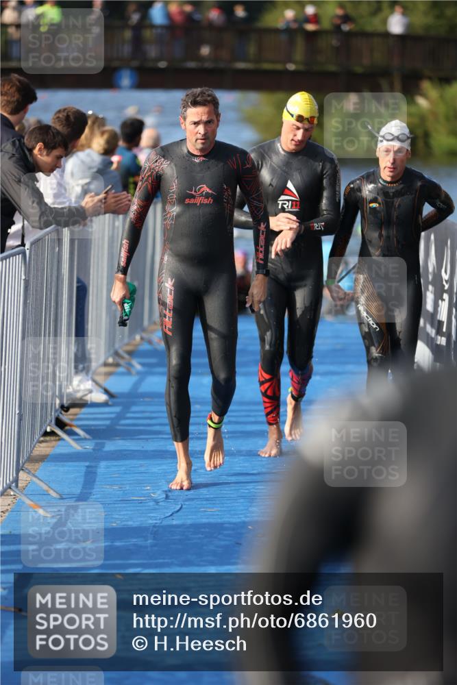 25.08.2024 - Elbe Triathlon Hamburg H.Heesch http://msf.ph/oto/6861960 25.08.2024 09:18:51 Schwimmen 221, 341, 355, 374, 376, 406, 407, 418, 528 meine-sportfotos.de