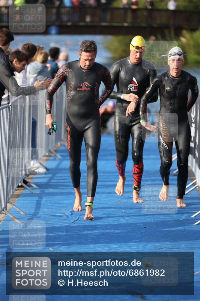 25.08.2024 - Elbe Triathlon Hamburg H.Heesch http://msf.ph/oto/6861982 25.08.2024 09:18:51 Schwimmen 221, 341, 355, 374, 376, 406, 407, 418, 528 meine-sportfotos.de