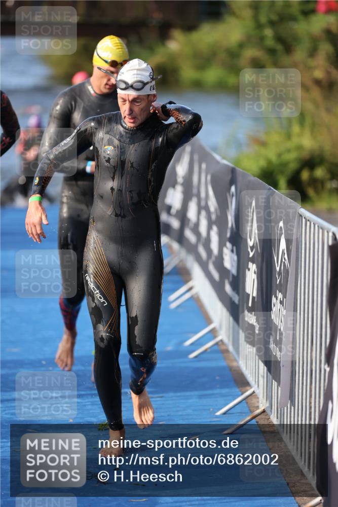 25.08.2024 - Elbe Triathlon Hamburg H.Heesch http://msf.ph/oto/6862002 25.08.2024 09:18:53 Schwimmen 221, 355, 374, 376, 400, 406, 407, 418, 528 meine-sportfotos.de
