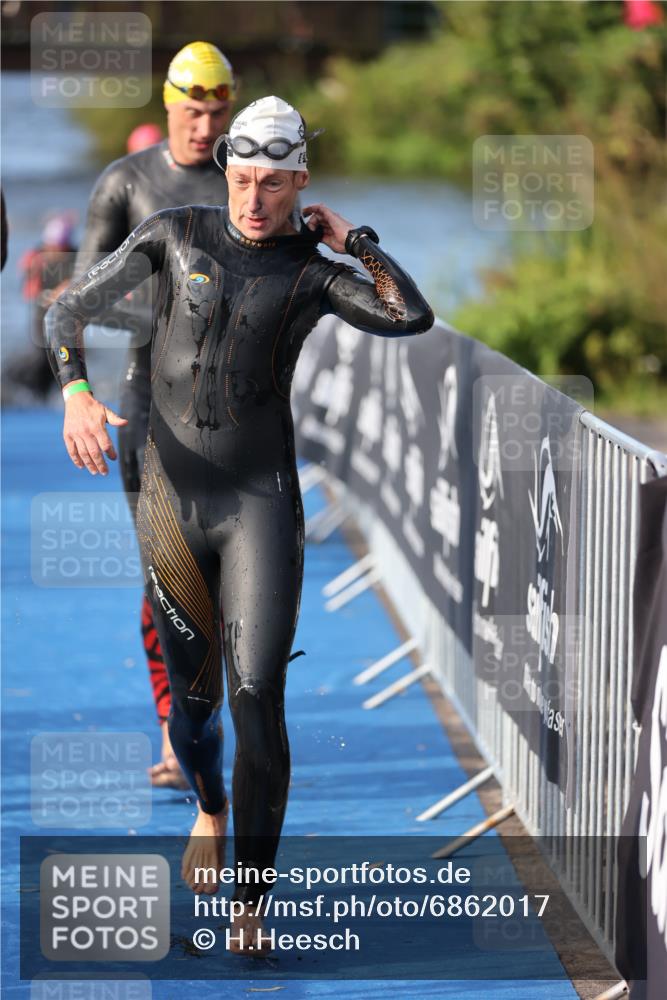 25.08.2024 - Elbe Triathlon Hamburg H.Heesch http://msf.ph/oto/6862017 25.08.2024 09:18:53 Schwimmen 221, 355, 374, 376, 400, 406, 407, 418, 528 meine-sportfotos.de