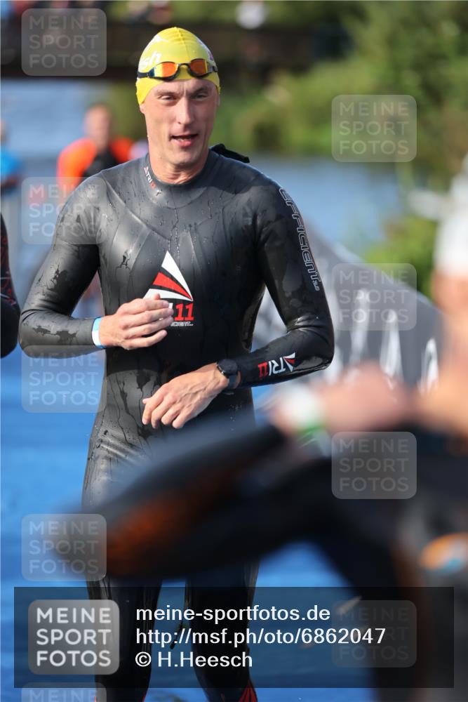 25.08.2024 - Elbe Triathlon Hamburg H.Heesch http://msf.ph/oto/6862047 25.08.2024 09:18:55 Schwimmen 221, 355, 358, 374, 376, 400, 407, 418, 431, 528 meine-sportfotos.de
