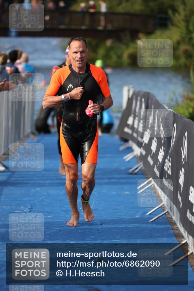 25.08.2024 - Elbe Triathlon Hamburg H.Heesch http://msf.ph/oto/6862090 25.08.2024 09:18:59 Schwimmen 221, 355, 358, 374, 376, 383, 398, 400, 407, 431, 528 meine-sportfotos.de