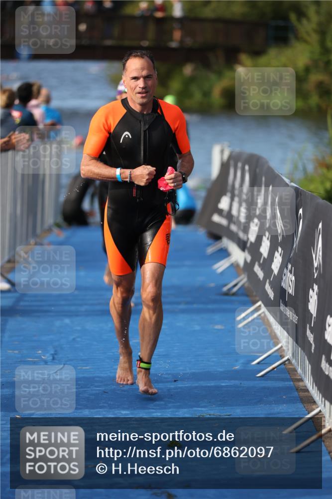 25.08.2024 - Elbe Triathlon Hamburg H.Heesch http://msf.ph/oto/6862097 25.08.2024 09:18:59 Schwimmen 221, 355, 358, 374, 376, 383, 398, 400, 407, 431, 528 meine-sportfotos.de