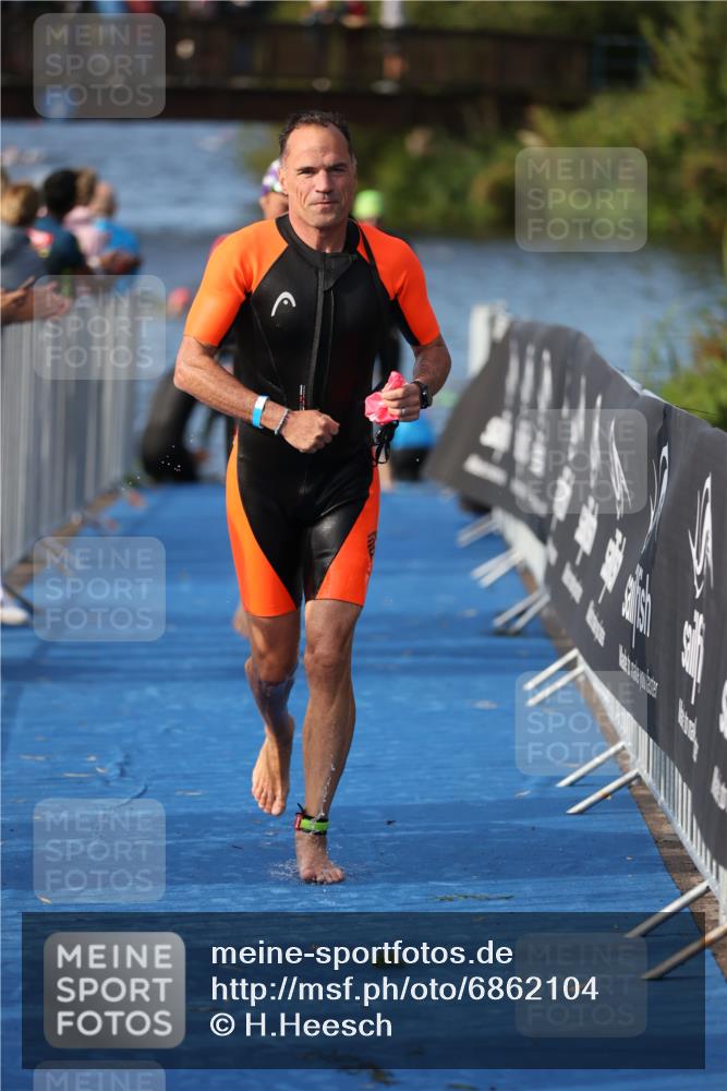 25.08.2024 - Elbe Triathlon Hamburg H.Heesch http://msf.ph/oto/6862104 25.08.2024 09:18:59 Schwimmen 221, 355, 358, 374, 376, 383, 398, 400, 407, 431, 528 meine-sportfotos.de
