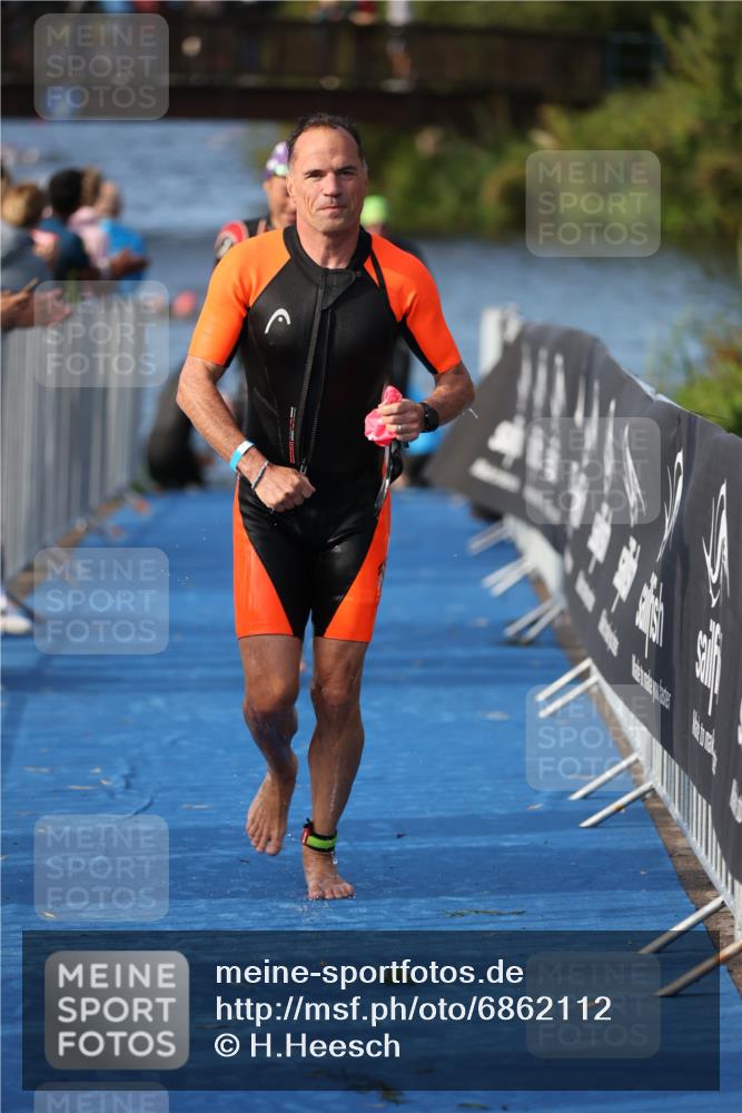 25.08.2024 - Elbe Triathlon Hamburg H.Heesch http://msf.ph/oto/6862112 25.08.2024 09:18:59 Schwimmen 221, 355, 358, 374, 376, 383, 398, 400, 407, 431, 528 meine-sportfotos.de