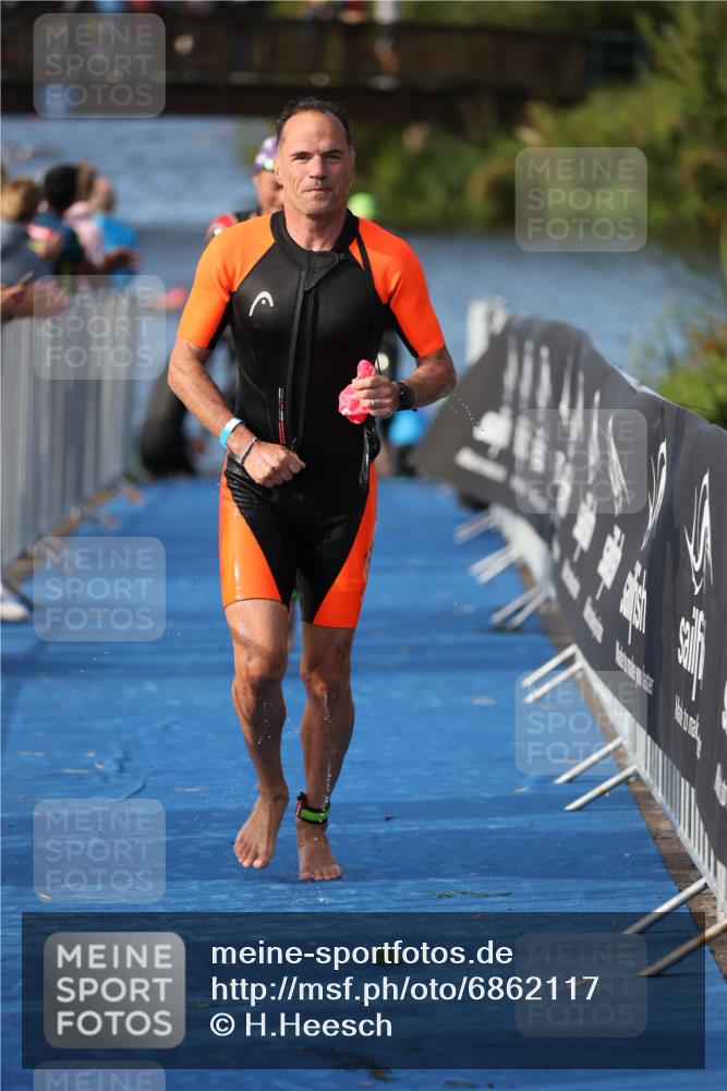 25.08.2024 - Elbe Triathlon Hamburg H.Heesch http://msf.ph/oto/6862117 25.08.2024 09:18:59 Schwimmen 221, 355, 358, 374, 376, 383, 398, 400, 407, 431, 528 meine-sportfotos.de