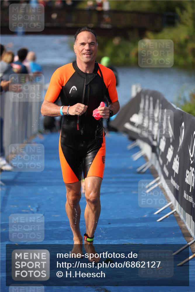 25.08.2024 - Elbe Triathlon Hamburg H.Heesch http://msf.ph/oto/6862127 25.08.2024 09:19:00 Schwimmen 221, 355, 358, 376, 383, 398, 400, 407, 431, 528 meine-sportfotos.de