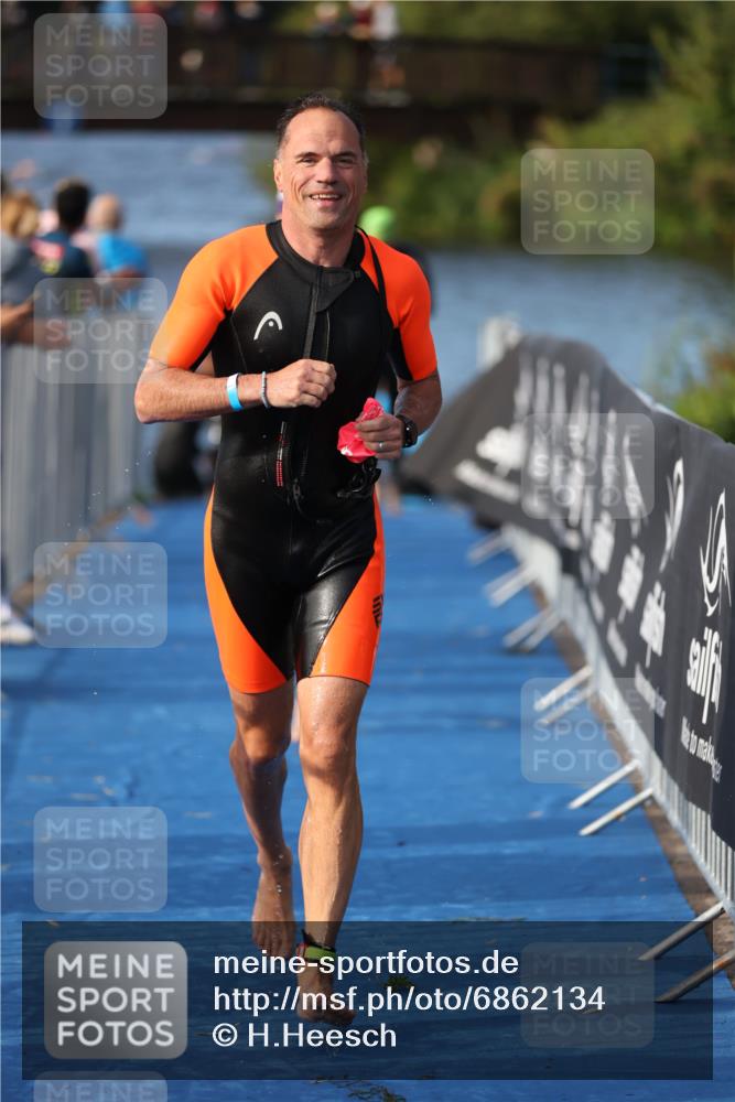 25.08.2024 - Elbe Triathlon Hamburg H.Heesch http://msf.ph/oto/6862134 25.08.2024 09:19:00 Schwimmen 221, 355, 358, 376, 383, 398, 400, 407, 431, 528 meine-sportfotos.de