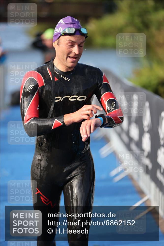 25.08.2024 - Elbe Triathlon Hamburg H.Heesch http://msf.ph/oto/6862152 25.08.2024 09:19:03 Schwimmen 221, 355, 358, 376, 383, 398, 400, 407, 431, 528 meine-sportfotos.de