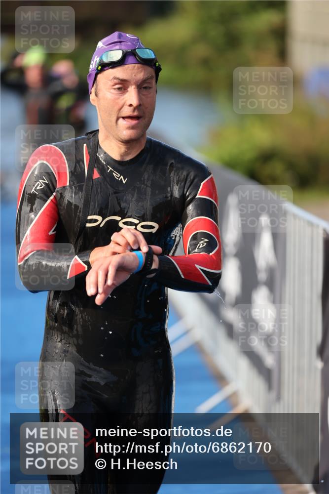 25.08.2024 - Elbe Triathlon Hamburg H.Heesch http://msf.ph/oto/6862170 25.08.2024 09:19:03 Schwimmen 221, 355, 358, 376, 383, 398, 400, 407, 431, 528 meine-sportfotos.de