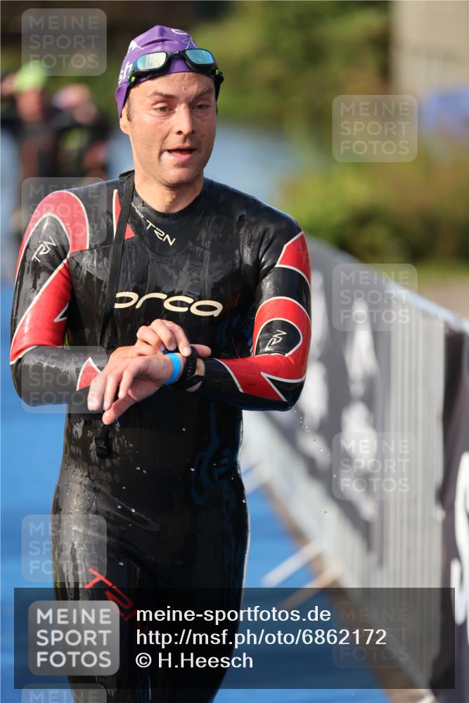 25.08.2024 - Elbe Triathlon Hamburg H.Heesch http://msf.ph/oto/6862172 25.08.2024 09:19:03 Schwimmen 221, 355, 358, 376, 383, 398, 400, 407, 431, 528 meine-sportfotos.de