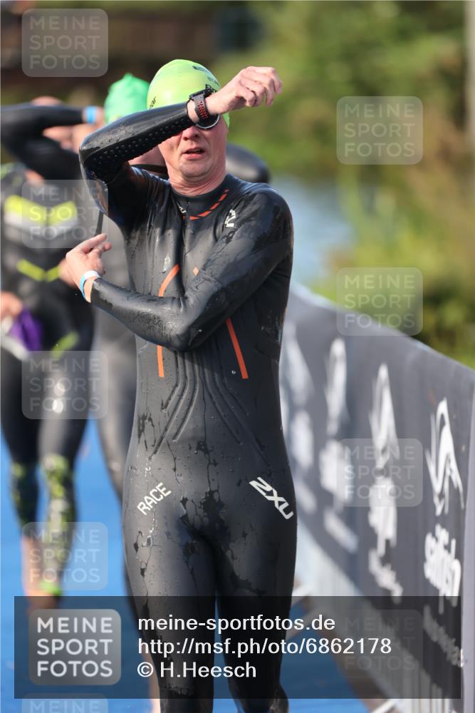 25.08.2024 - Elbe Triathlon Hamburg H.Heesch http://msf.ph/oto/6862178 25.08.2024 09:19:08 Schwimmen 221, 355, 358, 376, 383, 398, 400, 407, 431, 528 meine-sportfotos.de