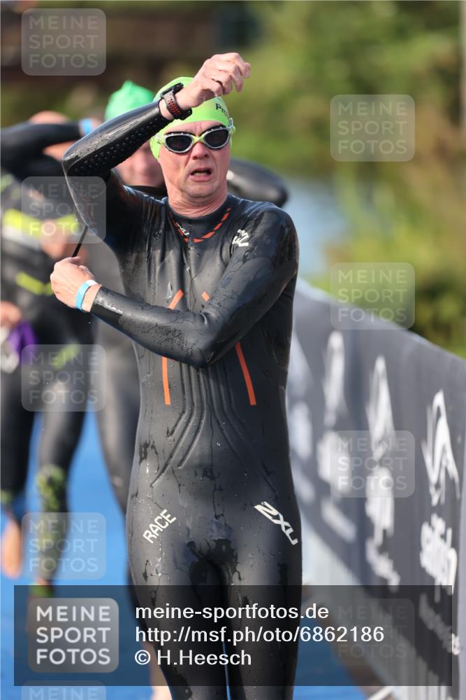 25.08.2024 - Elbe Triathlon Hamburg H.Heesch http://msf.ph/oto/6862186 25.08.2024 09:19:08 Schwimmen 221, 355, 358, 376, 383, 398, 400, 407, 431, 528 meine-sportfotos.de