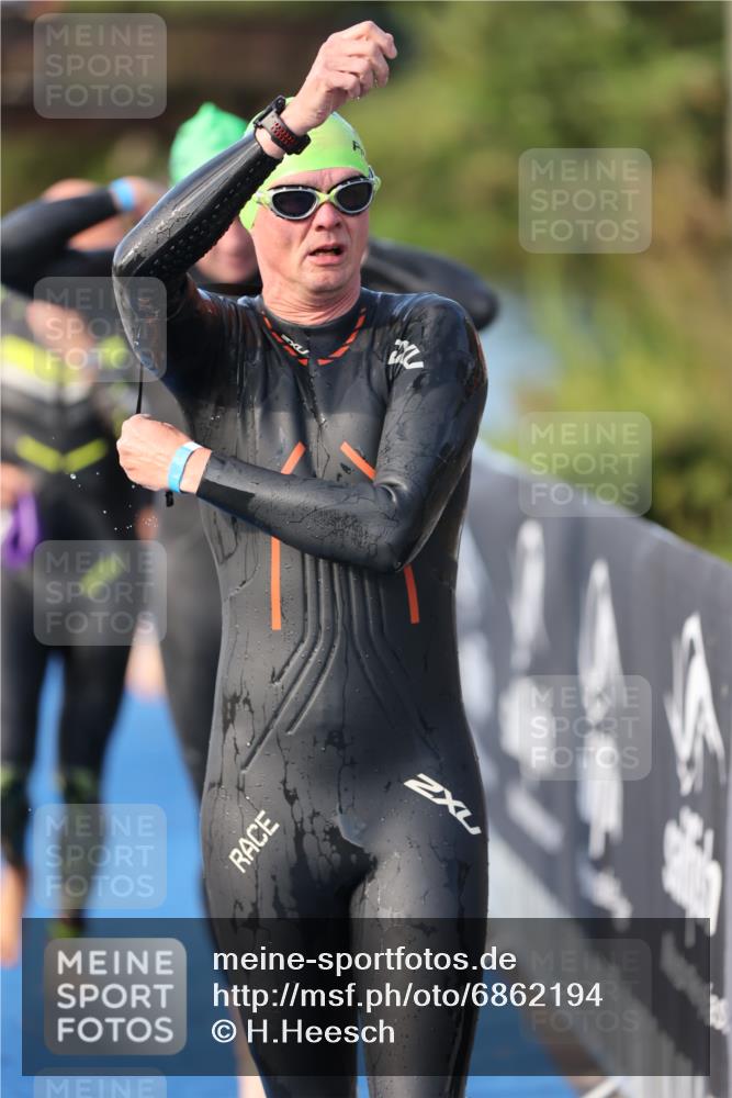 25.08.2024 - Elbe Triathlon Hamburg H.Heesch http://msf.ph/oto/6862194 25.08.2024 09:19:08 Schwimmen 221, 355, 358, 376, 383, 398, 400, 407, 431, 528 meine-sportfotos.de