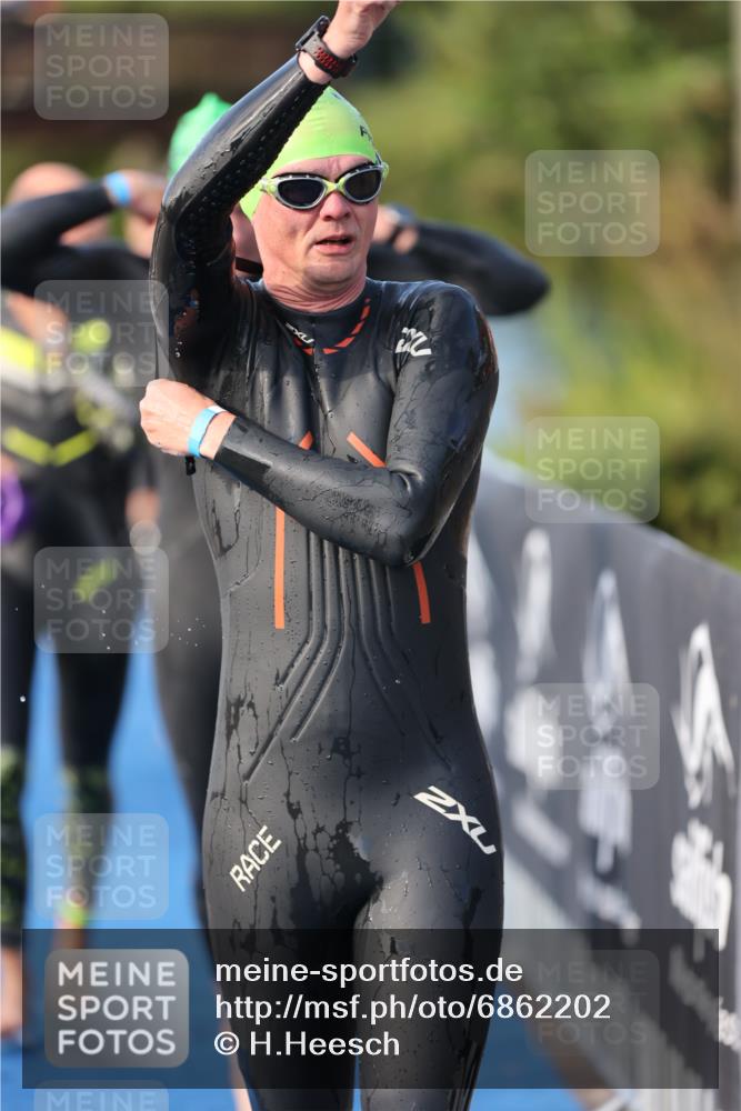 25.08.2024 - Elbe Triathlon Hamburg H.Heesch http://msf.ph/oto/6862202 25.08.2024 09:19:08 Schwimmen 221, 355, 358, 376, 383, 398, 400, 407, 431, 528 meine-sportfotos.de