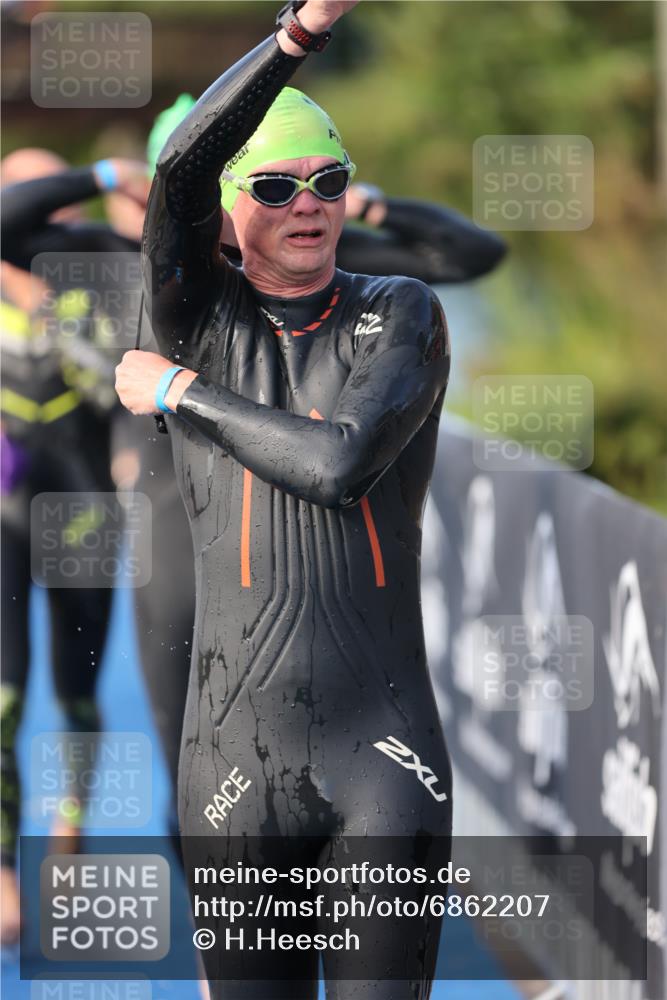 25.08.2024 - Elbe Triathlon Hamburg H.Heesch http://msf.ph/oto/6862207 25.08.2024 09:19:08 Schwimmen 221, 355, 358, 376, 383, 398, 400, 407, 431, 528 meine-sportfotos.de