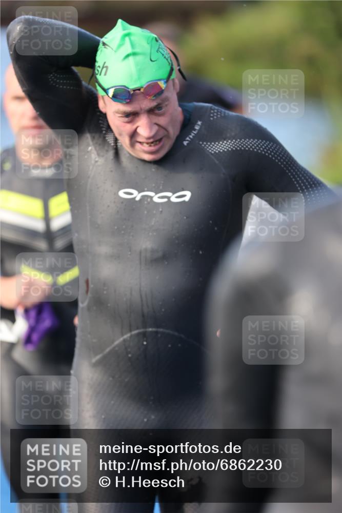25.08.2024 - Elbe Triathlon Hamburg H.Heesch http://msf.ph/oto/6862230 25.08.2024 09:19:09 Schwimmen 221, 358, 376, 383, 398, 400, 407, 431, 528 meine-sportfotos.de